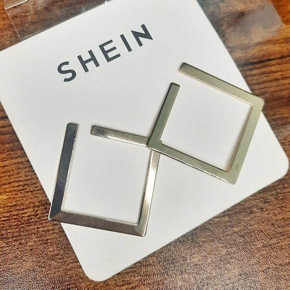 Geometric Hoop Earrings - Picture 3 of 6